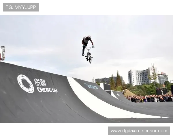 成都极限运动队的逆袭之旅：勇者无畏挑战极限的真实记录与感悟